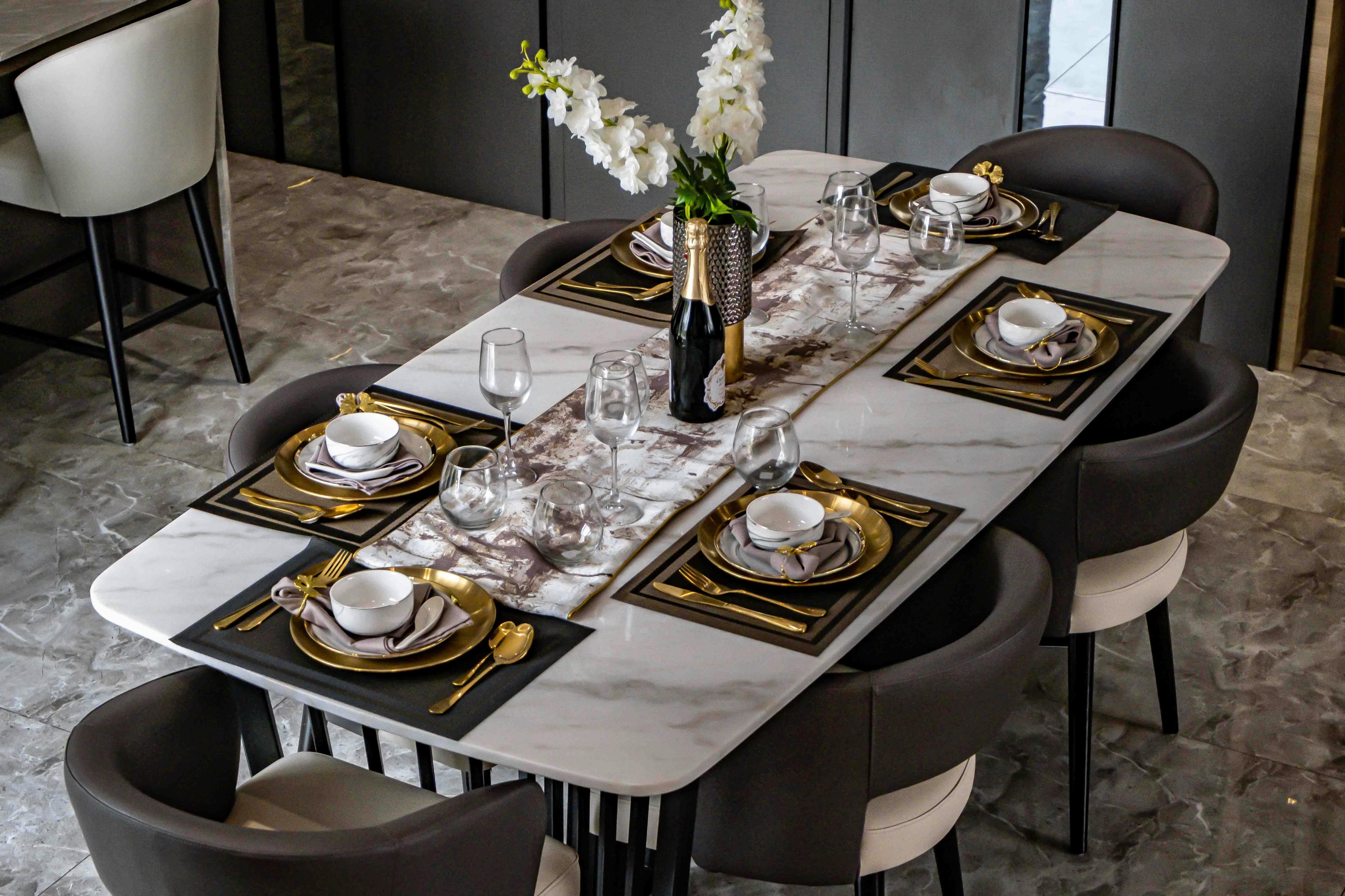 โต๊ะกินข้าว — Dining Tables